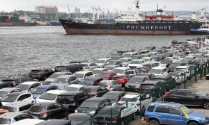Азиатские авто в порту Владивостока