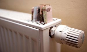 Батарея отопления с деньгами