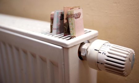 Батарея отопления с деньгами