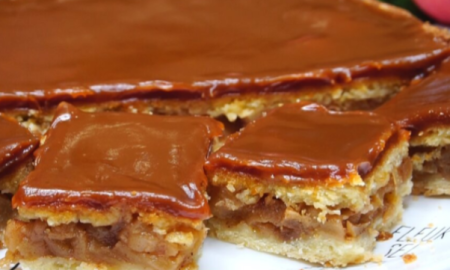 Яблочный пирог с карамелью