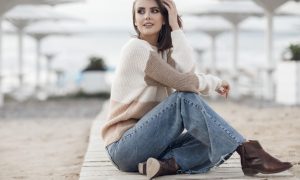 Девушка в джинсах
