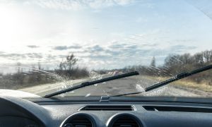 Лобовое стекло автомобиля