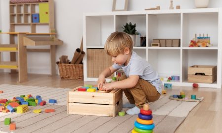 мальчик в детском саду