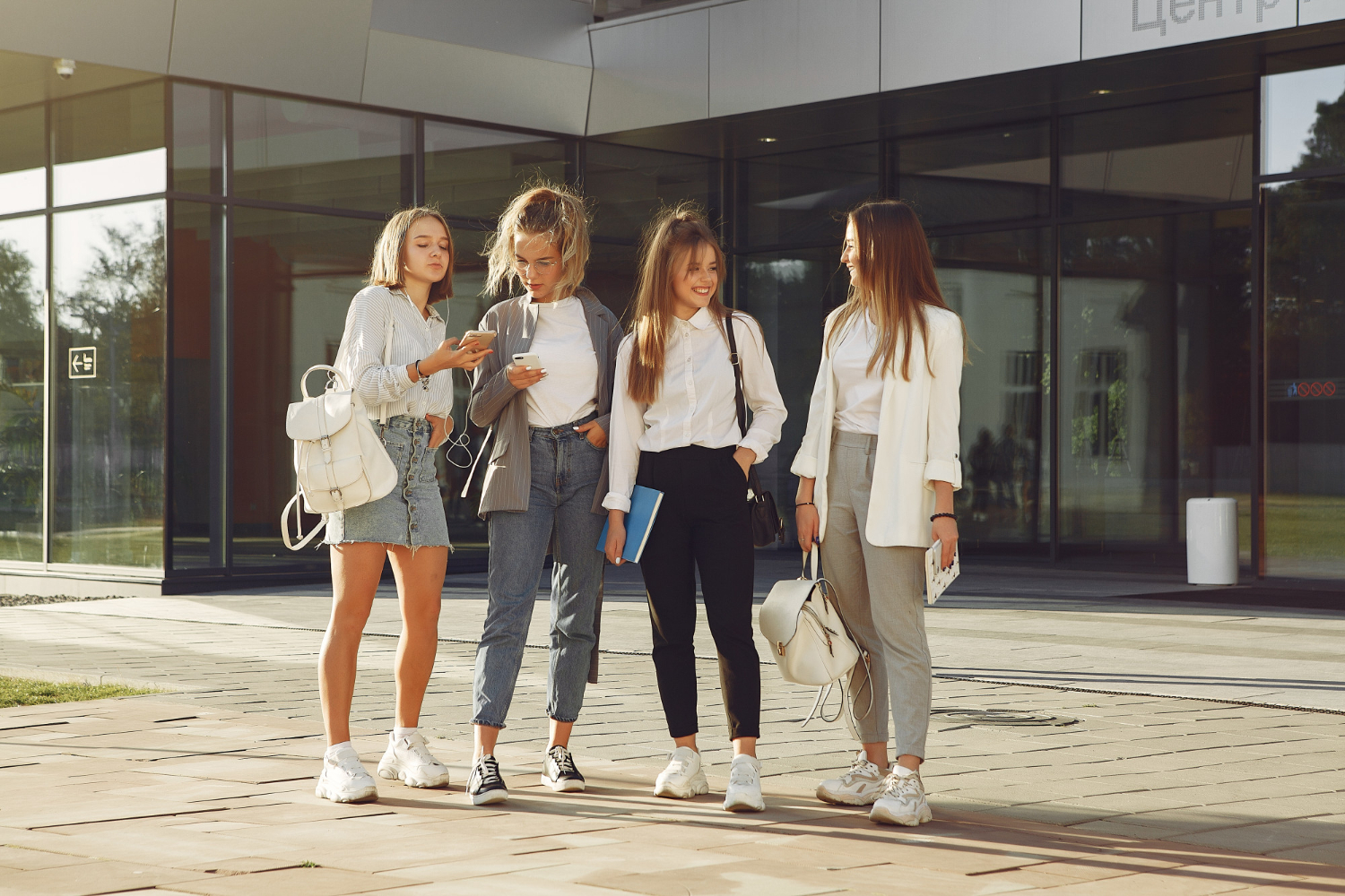 Абитуриентки