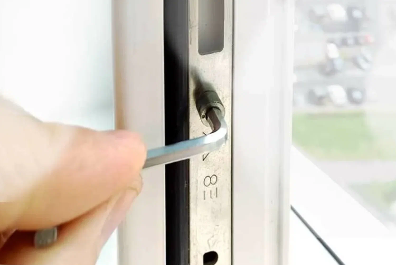 регулировка пластикового окна