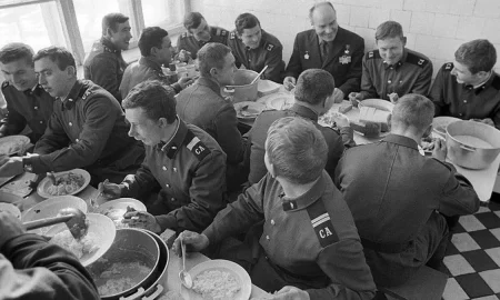 советские солдаты