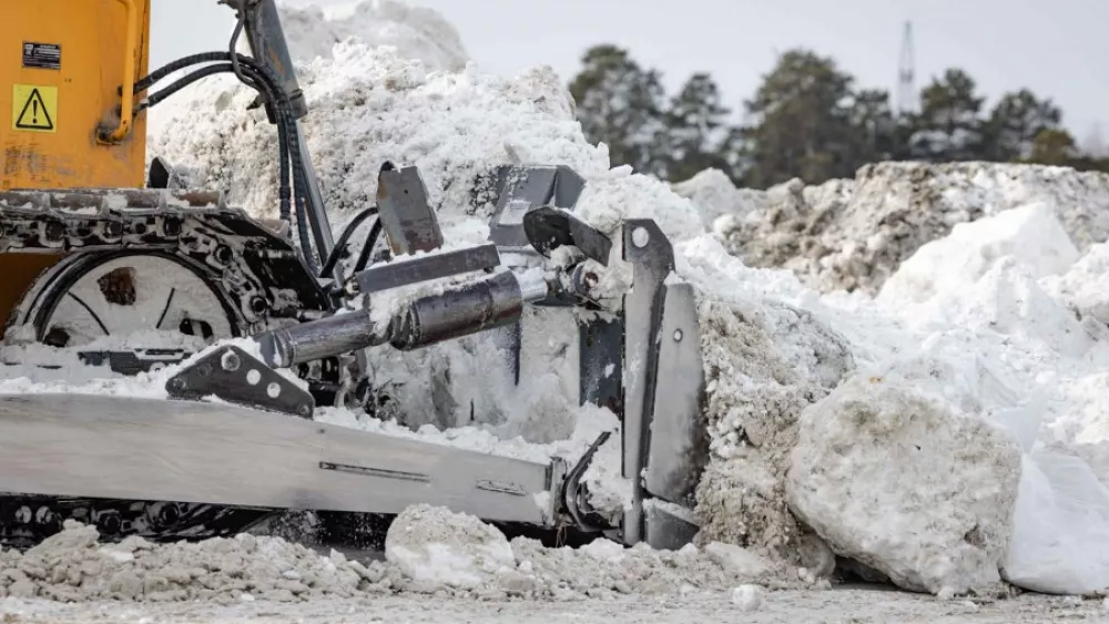 Уборка снега с улиц Екатеринбурга