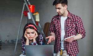 Пара стрессует, принимая решения по ремонту