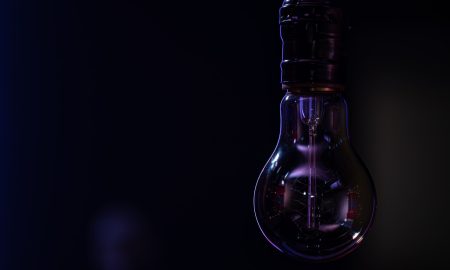 Лампочка в темноте