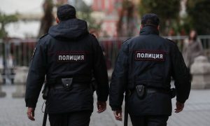 Сотрудники полиции.
