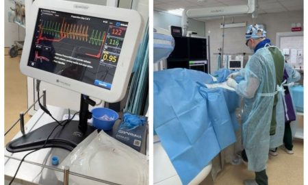 Врачи во время операции