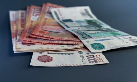 Деньги на столе