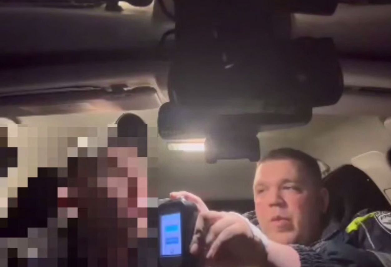 Водитель «дует в трубочку»