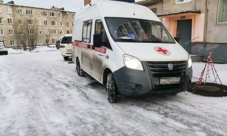 Скорая помощь возле дома