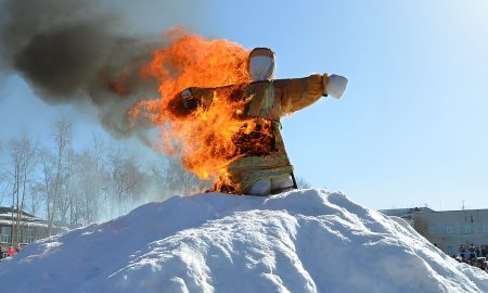 Празднование Масленицы в Асбесте в 2024 году.