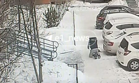 Мужчину завалило снегом