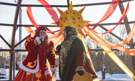 Ведущие масленичных гуляний