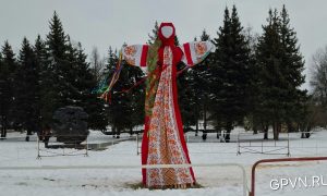 Чучело Масленицы в сарафане