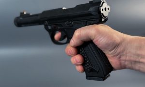 Пистолет в руке