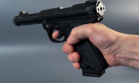 Пистолет в руке