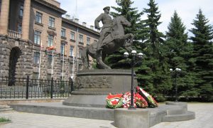 памятник Жукову в Екатеринбурге