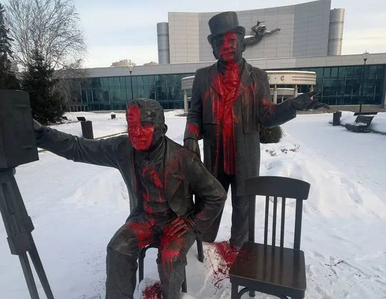 Памятник братьям Люмьер