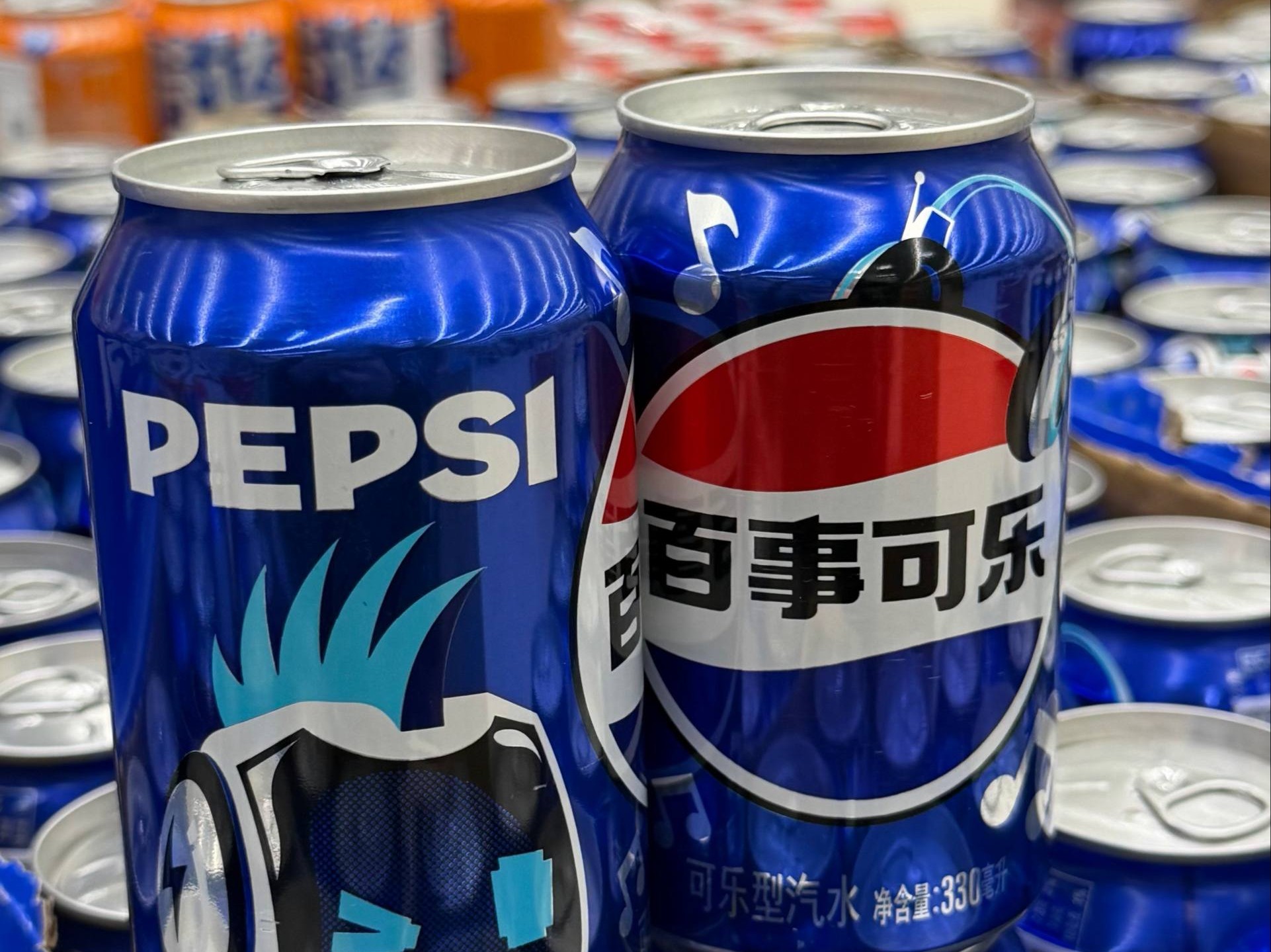 Напиток с китайскими надписями