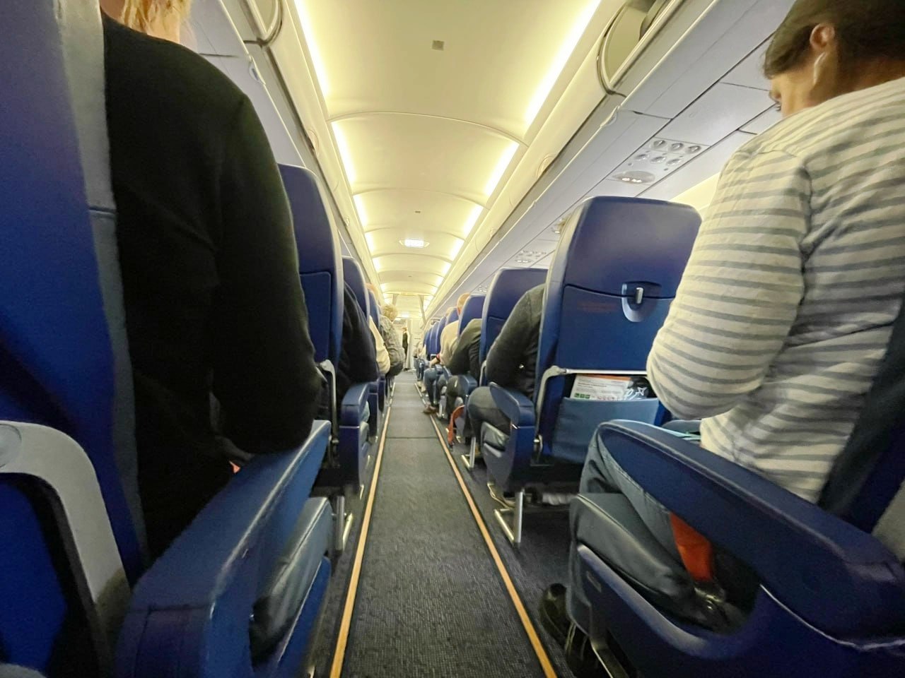 салон самолёта