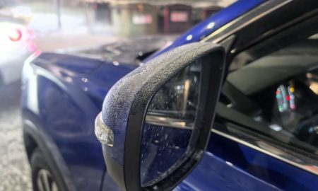 Автомобиль на дороге