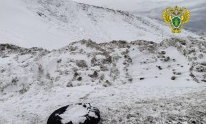 Дети погибли под снегом после катания на ватрушке