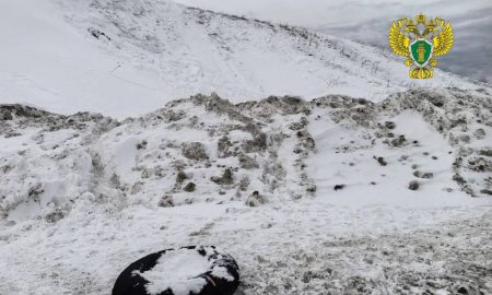Дети погибли под снегом после катания на ватрушке
