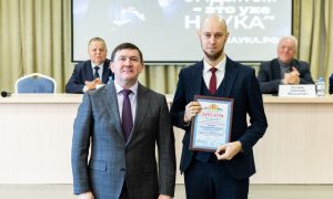 Доцент научно-образовательного и инновационного центра химико-фармацевтических технологий Константин Саватеев