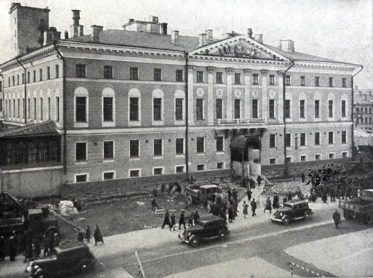 В старой Москве расширяли улицы