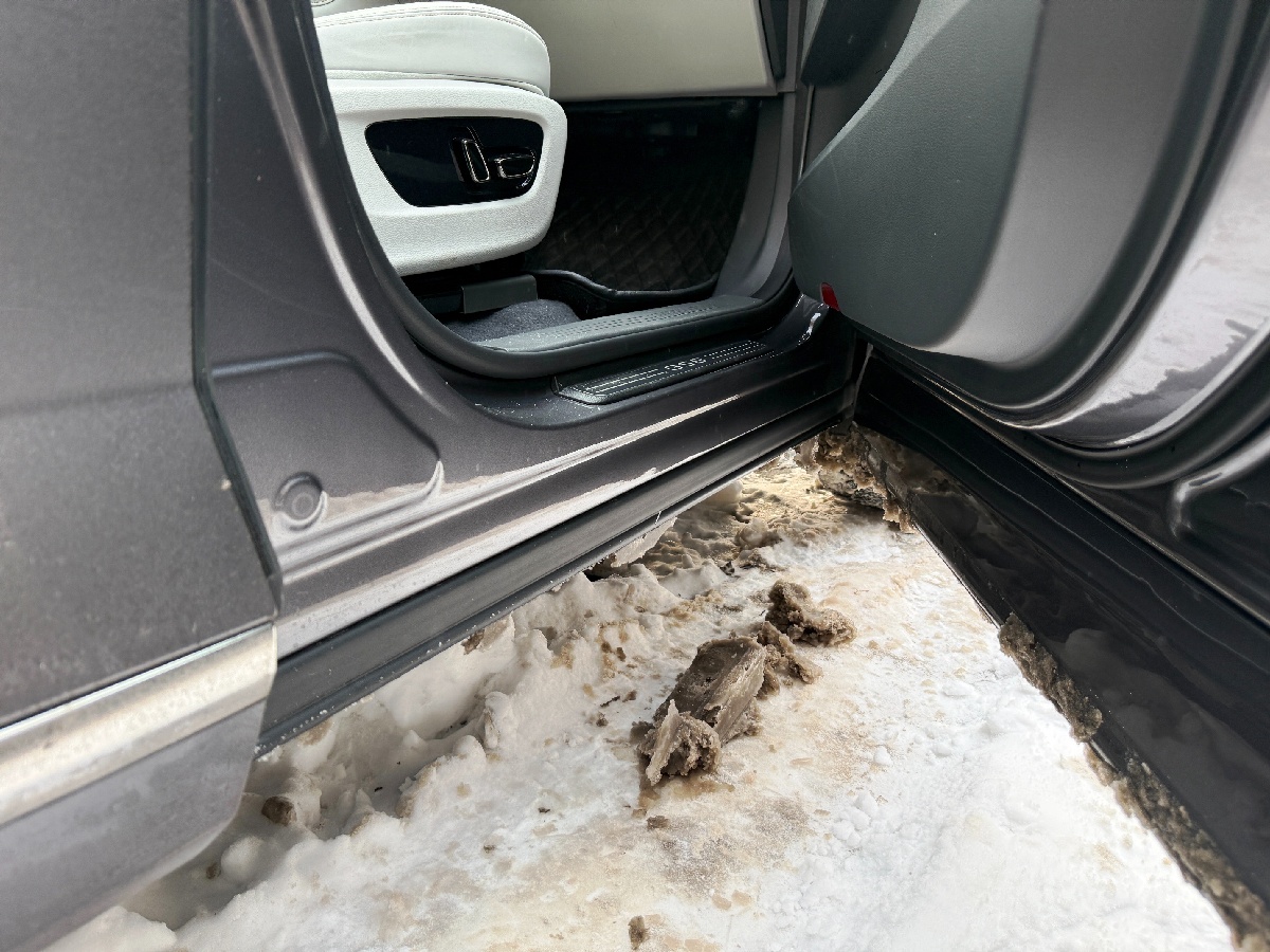 порог автомобиля