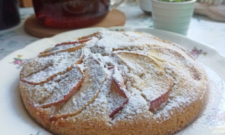 манник с яблоками