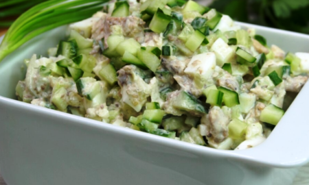 салат из консервированной рыбы