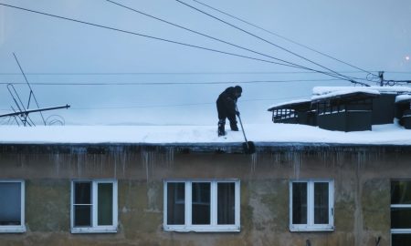 Уборка снега с крыш