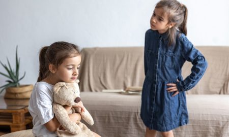 сестры ссорятся