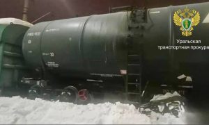 поезд сошел с рельсов
