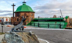 памятник Хозяйке медной горы