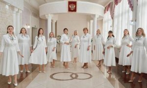 Похожи на невест или ангелов