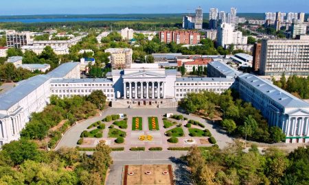 Главный корпус УРФУ