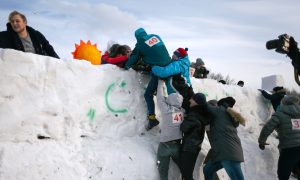 взятие снежного городка