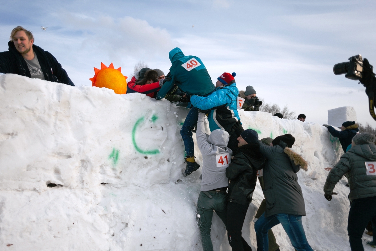 взятие снежного городка