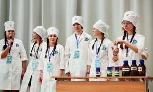 старшеклассники медицинских классов