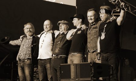 Рок-группа "Чайф" на сцене