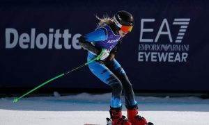 Россиянка Варвара Ворончихина радуется победе в женском супергиганте.