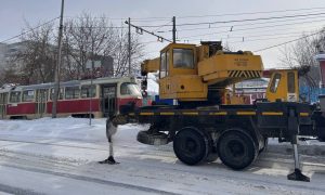 Трамвай 19-й сошёл с рельсов на Татищева в Екатеринбурге 9 марта 2026 года