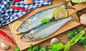 рыба на столе