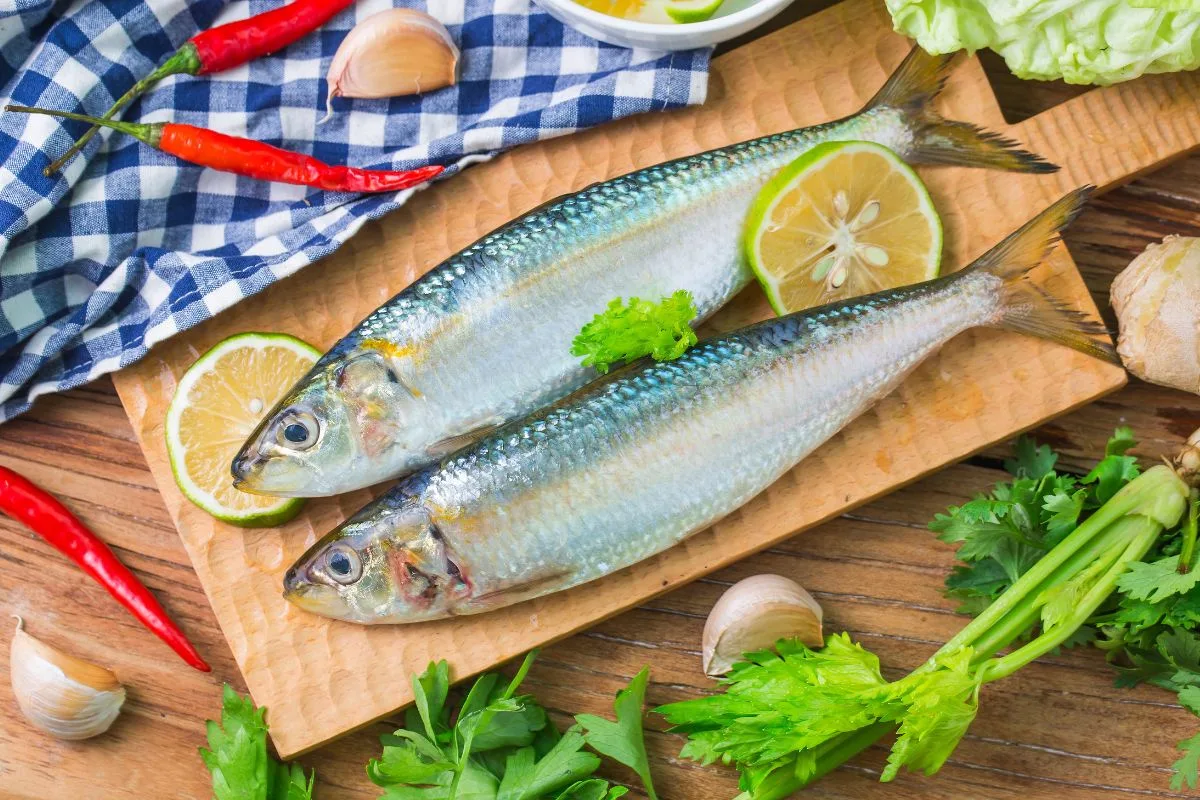 рыба на столе